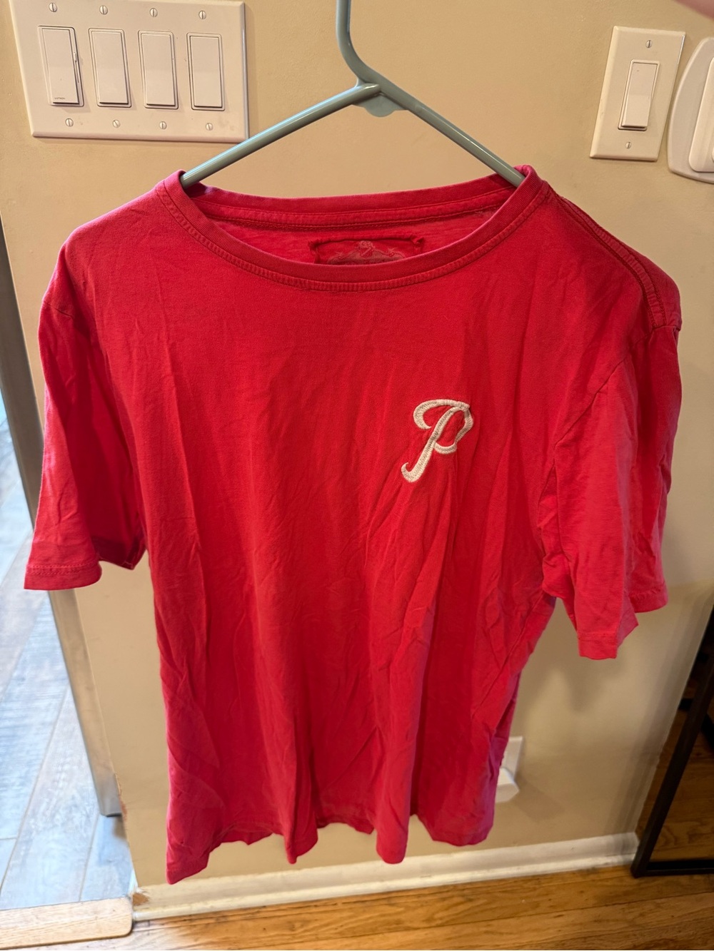 Red Jacket Philadelphia Phillies Graphic Tee Size Large